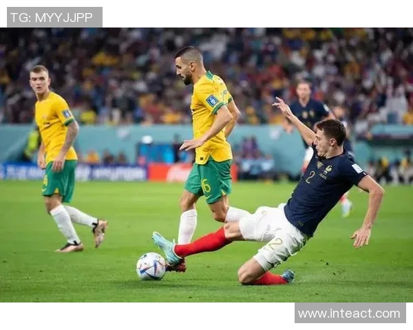 科学篮球节奏训练与欧冠足球技巧融合探讨