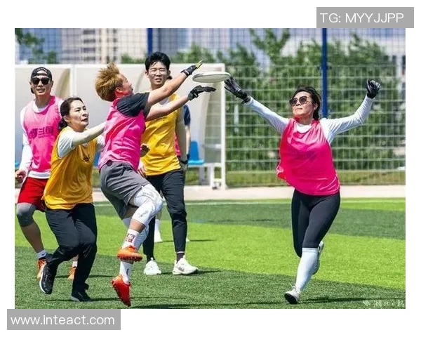 成都飞盘队在运动飞盘状态排行榜中荣获第八名展现出强劲实力与潜力 成都飞盘队在运动飞盘状态排行榜中荣获第八名展现出强劲实力与潜力