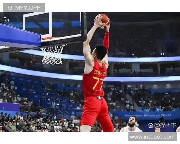 北京篮球队状态引发热议球迷对球队表现的争议与期待交织